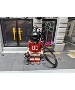 Atlanta Falcons NFL Minifigure Keychain (1) - $225.09 MXN