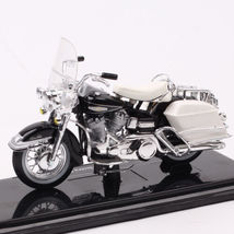 1:18 Maisto 1968 Harley FLH Electra Glide Tour Bike Diecast Motorcycle Model Toy - £22.02 GBP