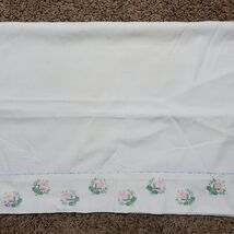 Vintage Pillow Case Cover Pink Blue Cross Stitch w/ Crochet Edge 28x20 Inch - $203.34 MXN