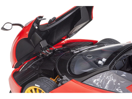 Pagani Huayra Roadster Rosso Monza Red and Carbon with Luggage Set 1/18 Model Ca - £297.01 GBP