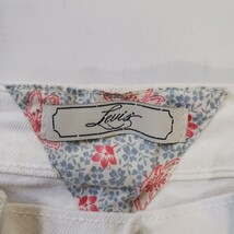 Levis Jeans Women's Cotton White Denim Mid-Rise Cropped Jeans Size 8 (32×19) image 4