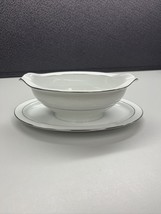 Noritake Whitehall 6115 Gravy Bowl (7.5”) with Attached Underplate (9”) - £11.12 GBP