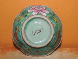 Chinese 4&quot; x 4&quot; Hand Painted Bowl Antique marked China Lobed Famille Verte c1910 - $29.24