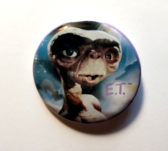 E.T. Extra-Terrestrial Licensed Button Badge 1982 Sci-Fi Pinback Vintage Alien - £9.76 GBP