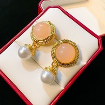 18K Gold Peach Coin Pearl Stud Earrings - Vintage, Glamorous, Statement, Elegant - £29.80 GBP