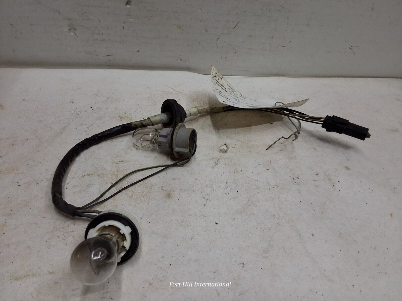 05 06 Suzuki ario station wagon right or left tail light wiring harness OEM - $24.74