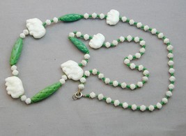 Antique Green &amp; White Elephant Molded Glass Czech Necklace 28&quot; - £31.23 GBP