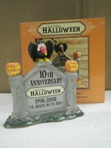 DEPARTMENT 56- 805026 HALLOWEEN ANNIVERSARY SIGN- RETIRED -NEW- L131 - $168.34 MXN