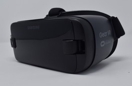 Samsung Gear VR with Controller Oculus  - £108.74 GBP