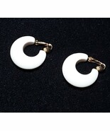 CROWN TRIFARI Ivory Gold Tone Hoop Lucite Clip On Earrings EUC Vintage  - $12.86