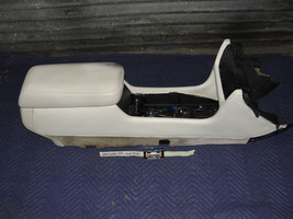 Oem 2000 Cadillac Dts Floor Shift Center Console Arm Rest Cup Holder Assembly - £313.80 GBP