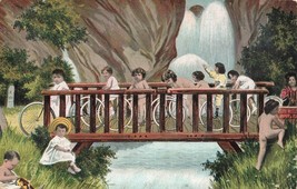 Fille Bébés Bicycle à Travers Bridge-Waterfall &amp; Stream ~1910s Fantaisie... - $14.60
