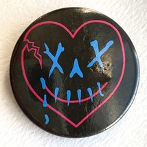 Black Broken Heart Blue Blood Button Pinback Lapel Hat Lanyard Collectib... - £7.45 GBP
