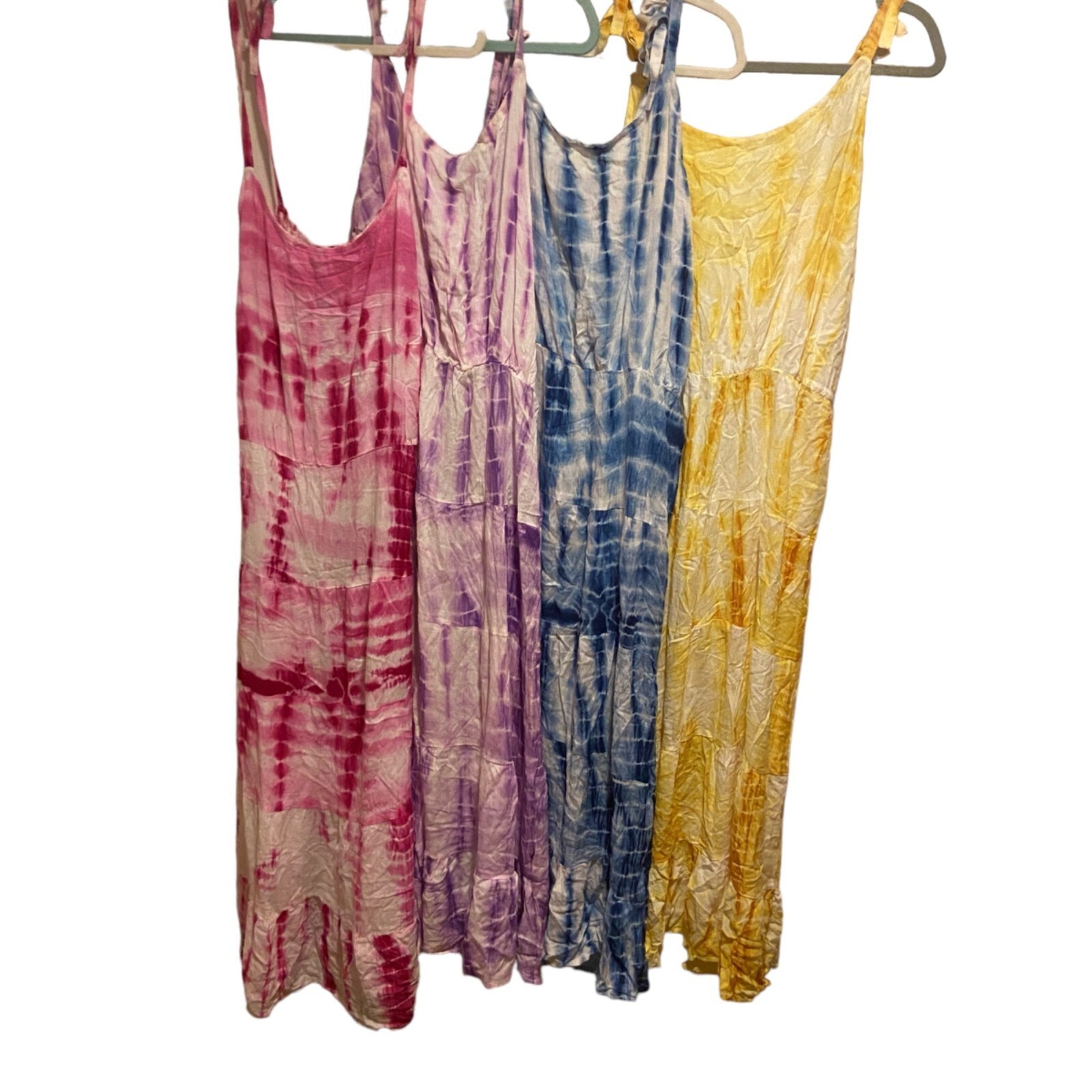 #8057 NEW Young USA Women&#39;s Lot of 4 Tie-Dye Dress Size L - £43.58 GBP