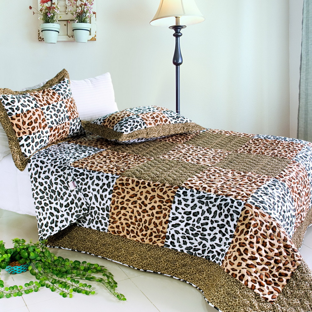 [Leopard Pattern] 3PC Patchwork Quilt Set (Full/Queen Size) - $105.99