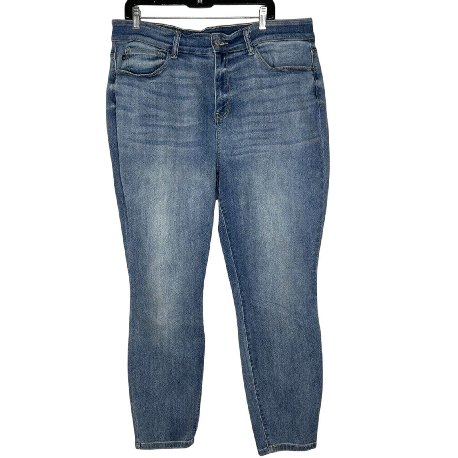 Judy Blue Plus Size Relaxed Fit Jeans 20W Light Wash Comfortable Stretch - £27.87 GBP