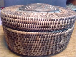  Vintage Hand Woven &amp; Stained Grass &amp; Carved Wood Indonesian Bird Basket - £51.32 GBP