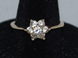 10k Yellow Gold Ring With A CZ Flower Cluster Design (Ring Size 6.75) - £102.16 GBP