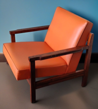 Mid Century Danish Mod Walnut Lounge Arm Chair Orange Vinyl Wooden Selig... - $7,463.63 MXN