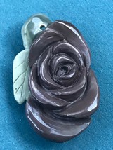 Exquisitely Carved Brownish Purple Rose Flower w Green Leaves Stone Pend... - $34.45