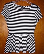 Forever 21 White &amp; Black Summer Pullover Stripe Stretch Top Size S - $6.99