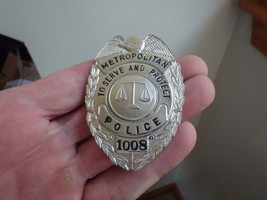 metropolitan  police  badge  to serve and protect bx 3 - $2,379.56 MXN