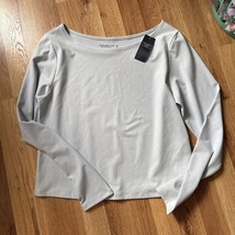 Women’s Abercrombie And Fitch Top Size XL Light Blue - $460.71 MXN