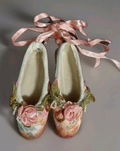 Victorian Style 4.5&quot; Christmas Ornament Fabric Ballet Shoes Slippers Lac... - $182.23 MXN
