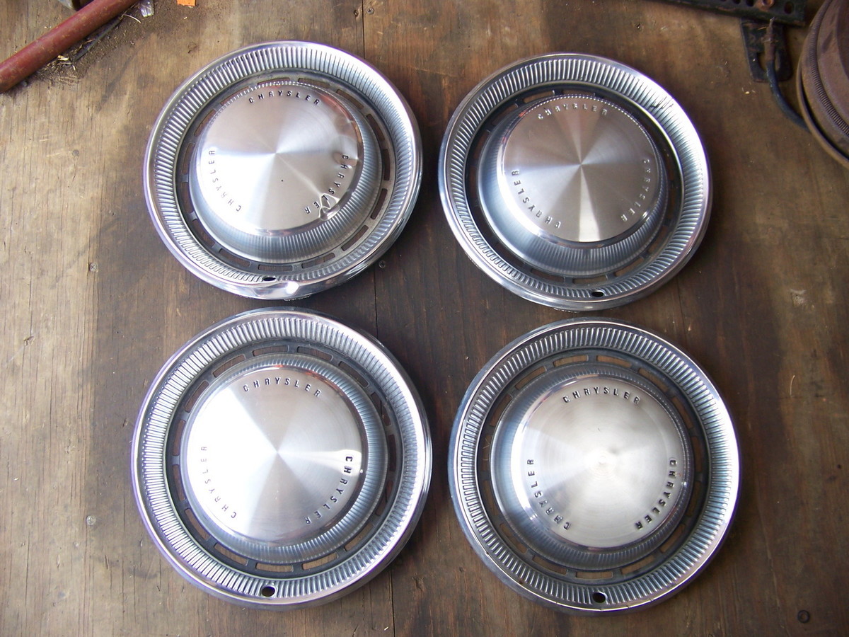 1970 CHRYSLER HUBCAPS 15&quot; OEM SET OF 4 #2944429 - $116.98
