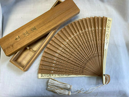 Vtg Bamboo Paper Chinese Fan Tassels Tourist Piece In Original Box - £23.66 GBP