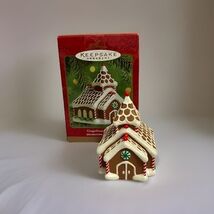 Hallmark Keepsake Ornament Gingerbread Church House 2000 Vntg - $144.55 MXN