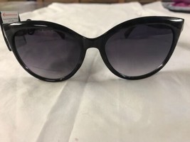$34 NEW Dana Buchman Womens Black Gray Cat Eye  Sunglasses  03 - £7.82 GBP