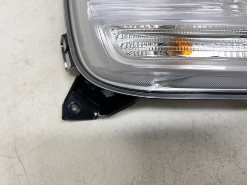 92306-M7000 2019 2020 2021 KIA FORTE FRONT RIGHT FOG LIGHT TURN SIGNAL Item image 8