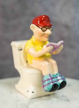 Reading Old Grandpa With Pants Down On Toilet Seat Salt And Pepper Shakers Set - £13.43 GBP