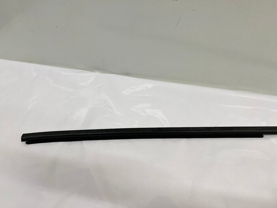 84842463 2019-2022 2023 chevy silverado 1500 front right door belt moldi... - $70.00