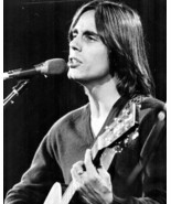 Jackson Browne 1970&#39;s in concert playing guitar 8x10 inch photo - $15.07 CAD