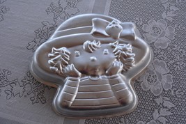 Wilton Strawberry Shortcake Doll Birthday Aluminum Cake Pan Mold Bakeware  - $13.50