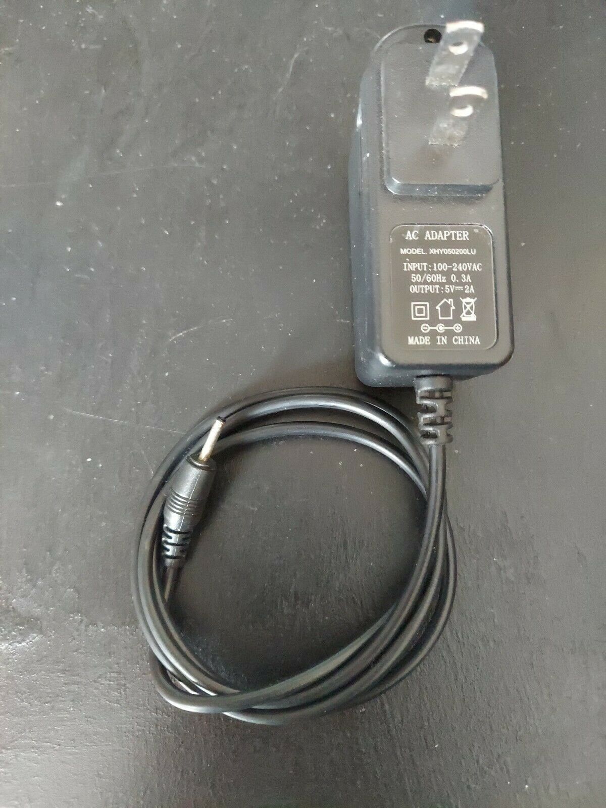 UNIVERSAL BLACK TIP AC ADAPTER MODEL #XHY050200LU 5V 2 AMP WALL CHARGER - $0.99