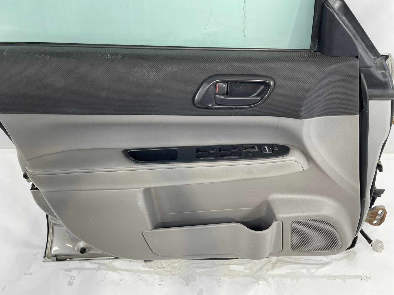2006-2008 Subaru Forester LH Driver Front Door Assembly W/ Glass & Panel Scratch Item image 14