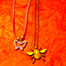 Two really cute and adorable vintage necklaces - £12.42 GBP