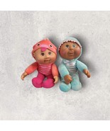 Cabbage Patch Kids Cuties Rosalie Flamingo &amp; Cleo the Shark  Twins - $284.23 MXN