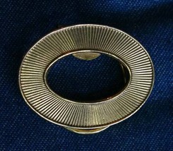 Elegant Mid Century Modern Gold-tone Oval Scarf Ring Clip 1960s vintage 1 1/2&quot; - £11.70 GBP