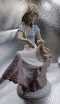 Lladro 1990 Collector’s Society “Picture Perfect” #7612 Girl with Dog - £74.96 GBP