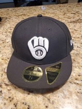 New Era 59Fifty Men&#39;s Hat MLB Basic Milwaukee Brewers &quot;Glove&quot; Black Fitted 7 1/8 - £30.20 GBP