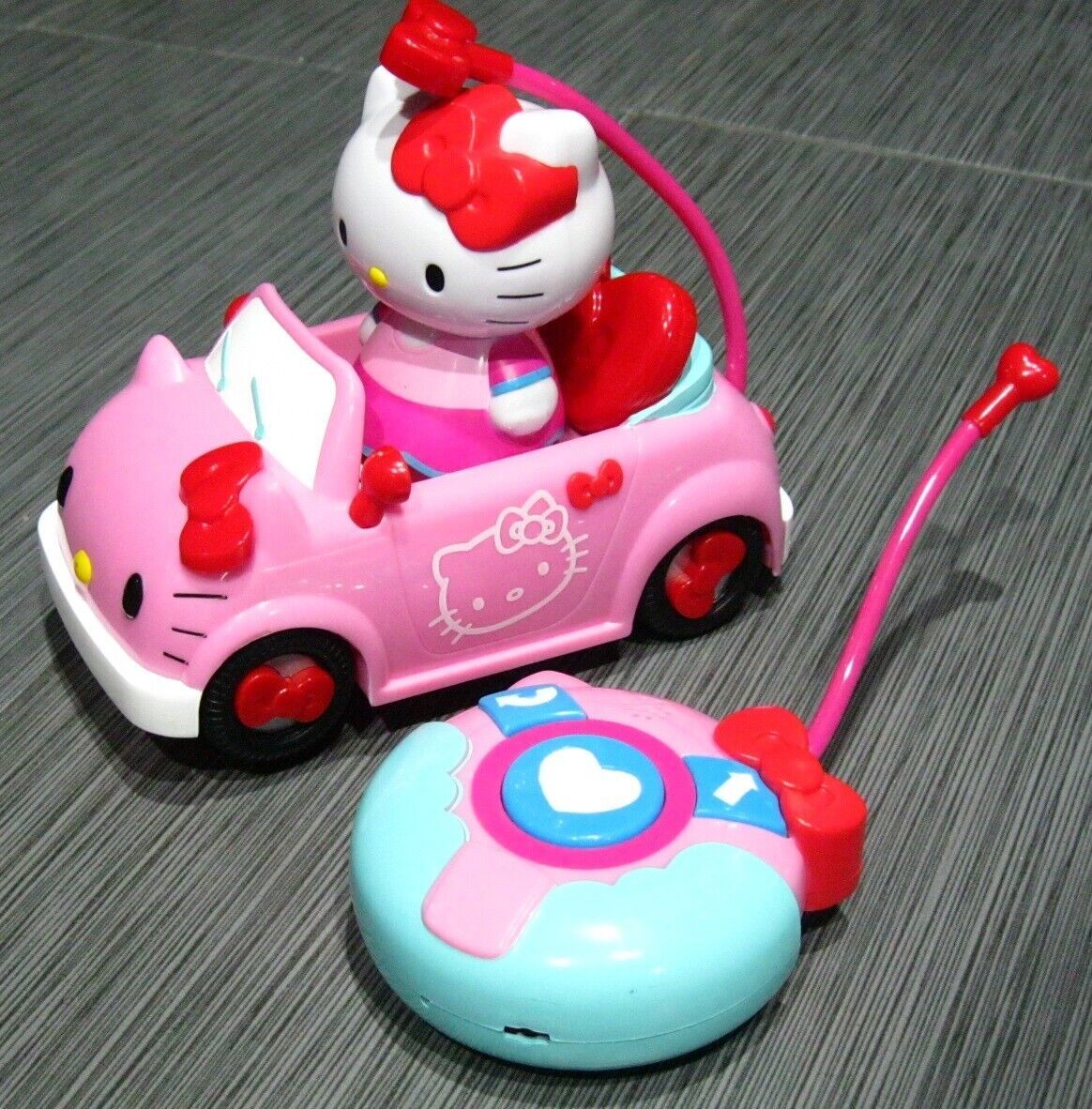 Primary image for Sanrio HELLO KITTY RC Cat Car with Remote Jada Toys 2015