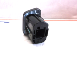 14-15 CADILLAC CTS REAR SHADE SWITCH/CONTROL/BUTTON image 3
