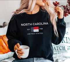 North Carolina Flag Sweatshirt, North Carolina NC Women Travel Souvenir, Unisex  - £35.97 GBP