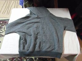 Nike Sportswear Sweater Size: Medium ~ NM 13766 - $19.57