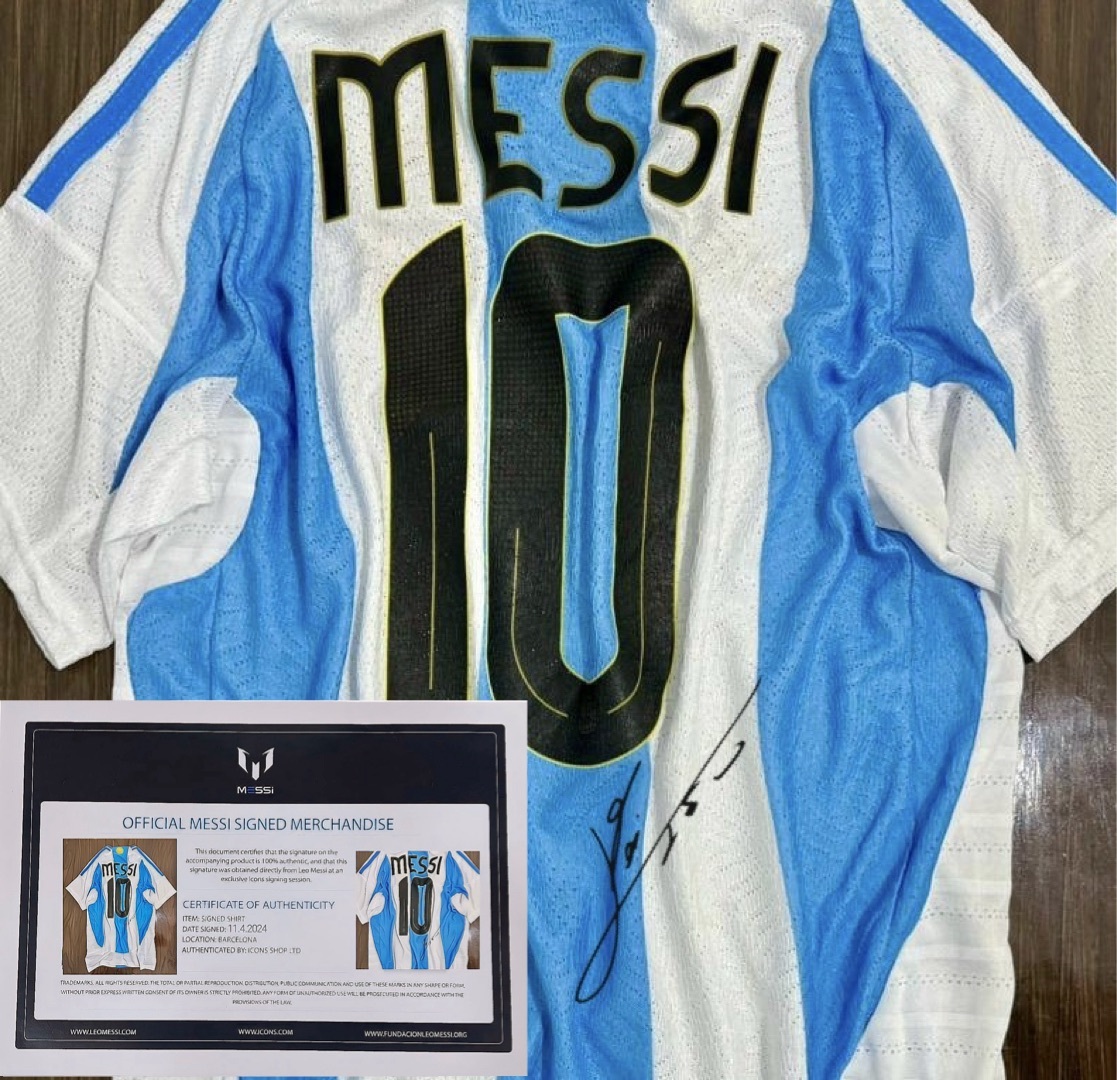 ARGENTINA 2025 HOME JERSEY WITH MESSI SIGNATURE (COA) // FREE SHIPPING