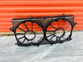 GM OEM Rear Engine Cooling Fan Shroud 23123635 for Escalade Silverado Yukon - €68,56 EUR